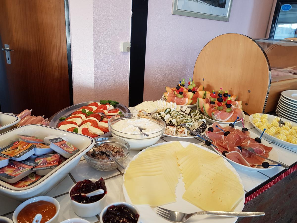 Hotel Garni Julia Linnich Luaran gambar